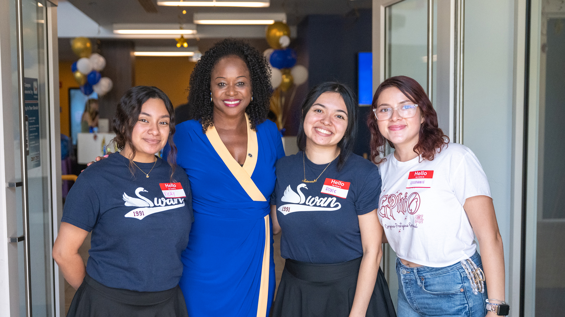 President Katrina Bell-Jordan with students on Nest Move-In Day.
