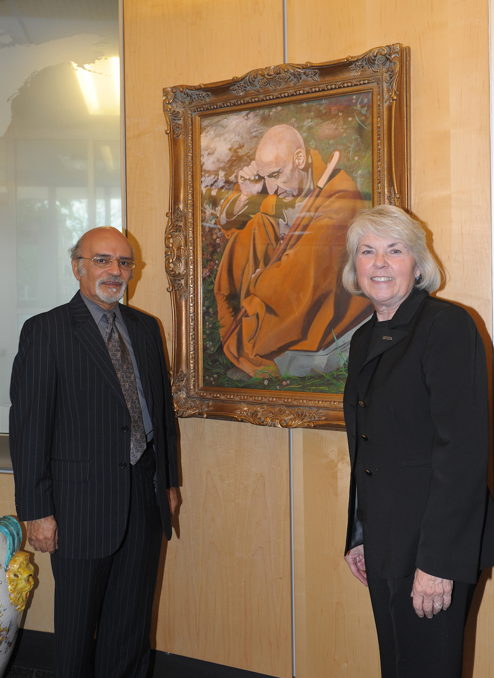 Esmaeil Mirmozaffari, artist of the Mossadegh painting with Dr. Hahs