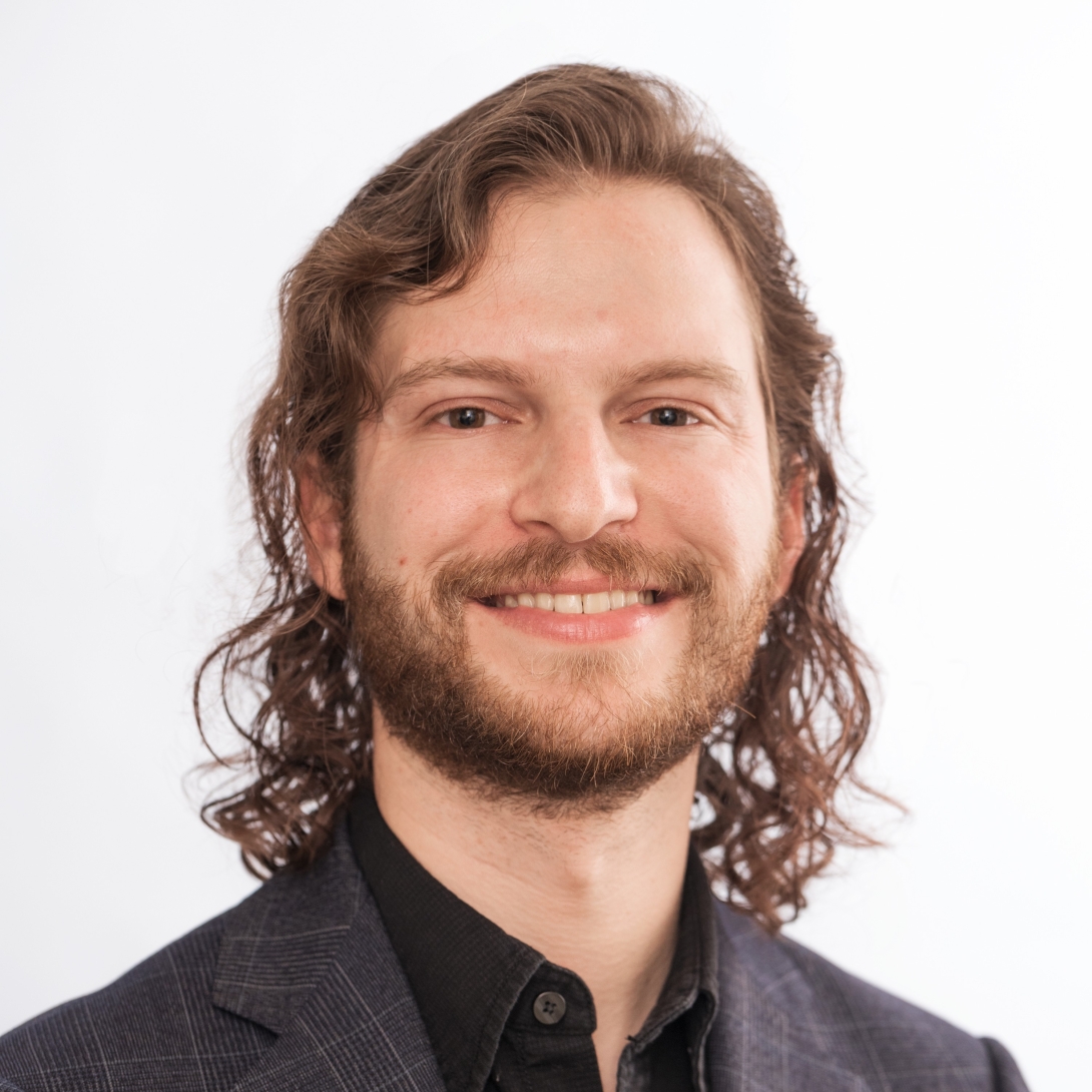 Headshot of Garo Agopian 